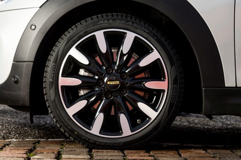 Debutta il nuovo Pirelli Cinturato All Season SF2