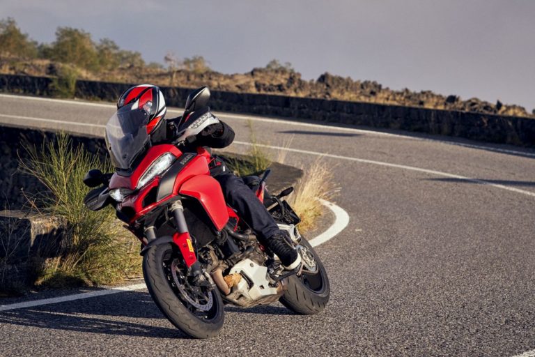 Arriva Pirelli Diablo Rosso IV con un alto livello di grip