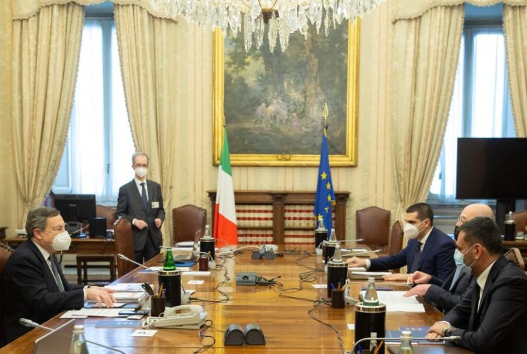 Draghi incontra Regioni ed enti locali,priorità Recovery e piano vaccini
