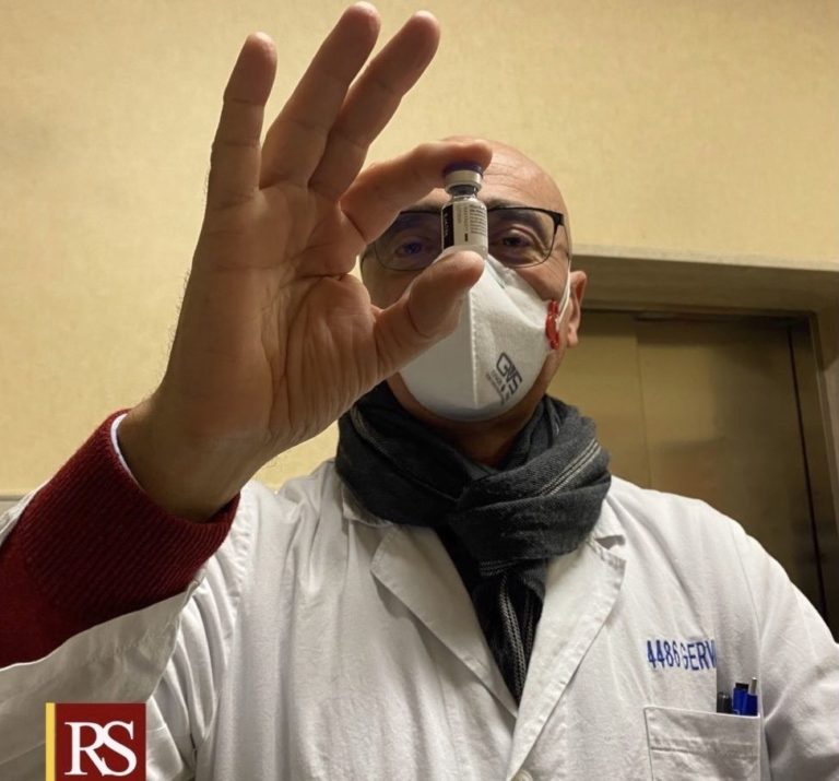 Vaccino, in Sicilia oltre 100 mila prenotazioni over 80