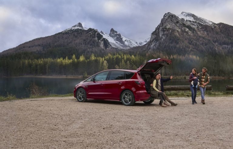 Ford S-Max Hybrid, SUV per famiglie numerose