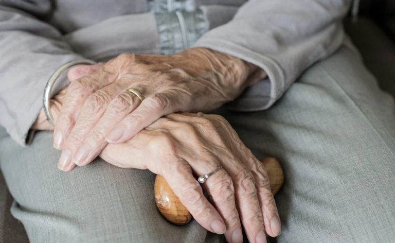 Liguria regione più anziana d’Italia, residenti in calo