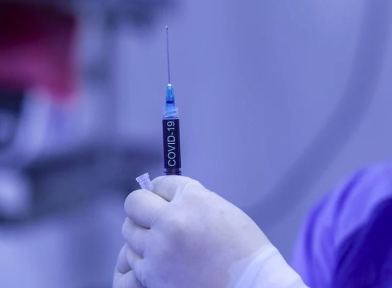 Toti “Soddisfatto per grande campagna di vaccinazione in Liguria”