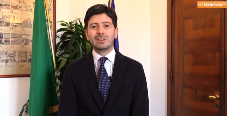 Speranza “il vaccino diritto di tutti, deve essere gratuito”