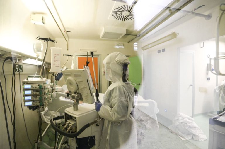 Coronavirus, in FVG calano ancora ricoveri in terapia intensiva