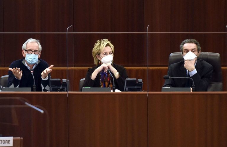 Vaccino, Bertolaso “In Lombardia stiamo riducendo le scorte”
