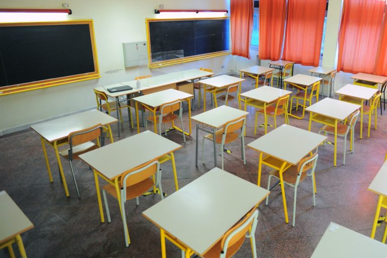 Coronavirus, in Campania scuole chiuse dal 1 al 14 marzo