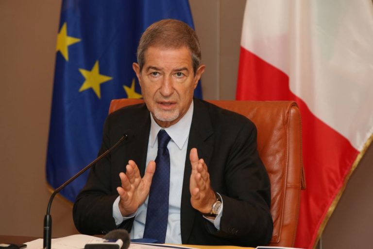 Covid, Musumeci revoca le “zone rosse” in Sicilia
