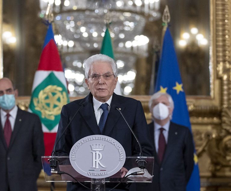 Mattarella convoca Draghi “Serve un governo di alto profilo”