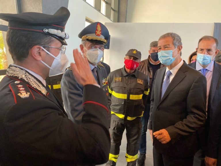 Vaccino, Musumeci inaugura a Catania il secondo Hub in Sicilia