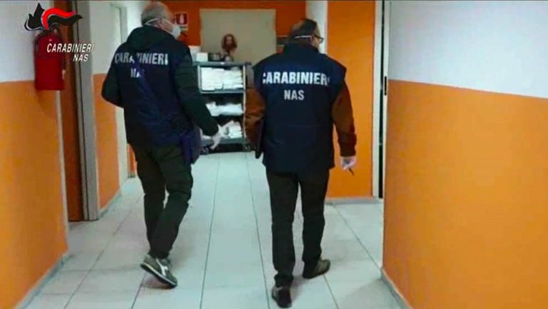 Blitz dei Nas in 390 guardie mediche, irregolarità in 1 su 4