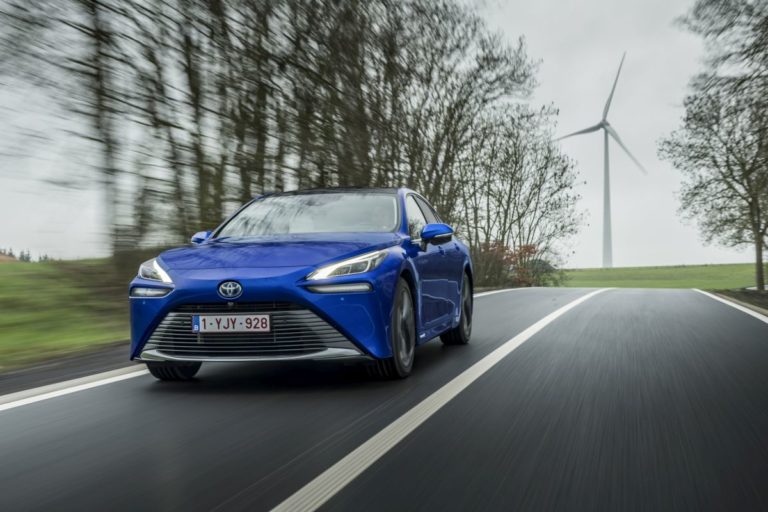 Nuova Toyota Mirai, seconda generazione per l’auto ad idrogeno