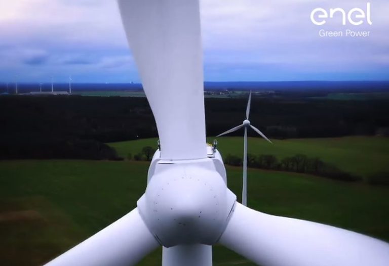 Enel, al via primo progetto ibrido eolico-storage su vasta scala