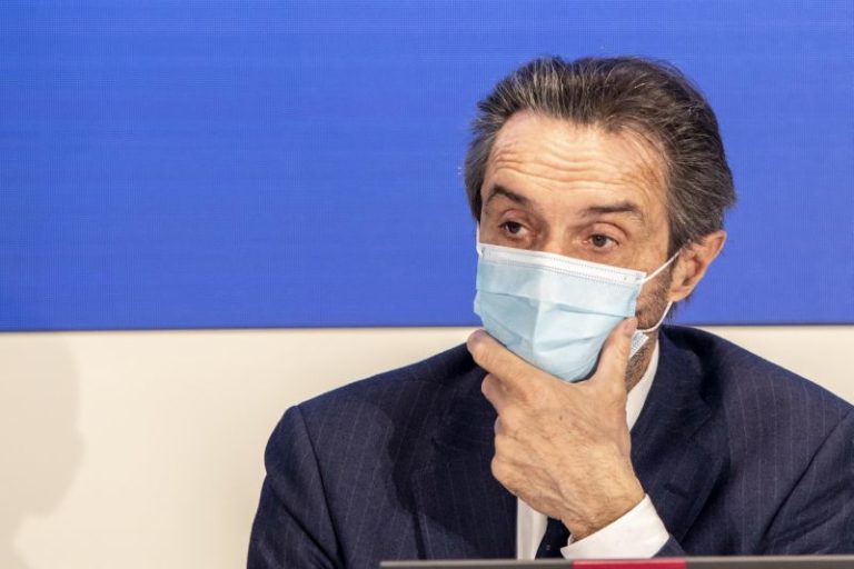 Covid, tutta la Lombardia passa in arancione rafforzato