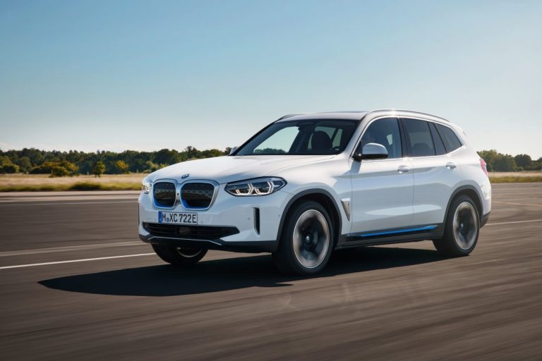 iX3, la prima BMW X full electric