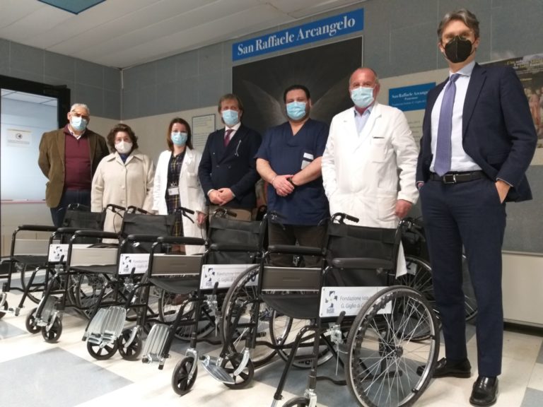 Sanità, donate 15 sedie a rotelle all’ospedale Giglio di Cefalù