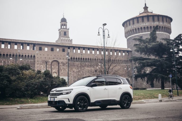 Citroèn C5 Aircross ibrido, primo veicolo dell’offensiva elettrica