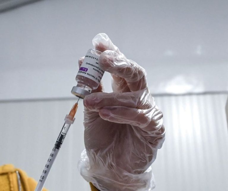 Vaccino, Bonaccini “Al lavoro per accelerare campagna in Emilia Romagna”