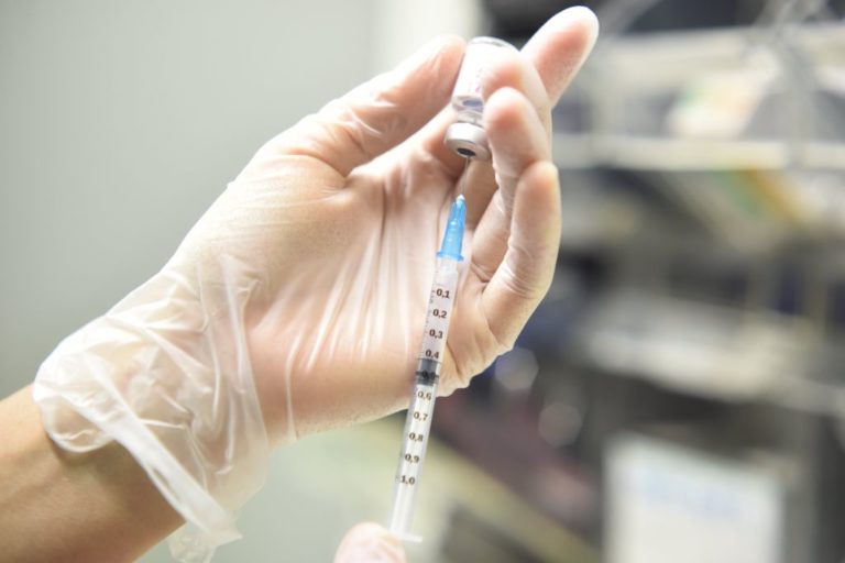 In Lombardia firmata intesa per vaccini in azienda