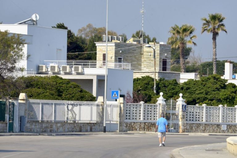 Coronavirus, in Campania, stop a spostamenti verso seconde case