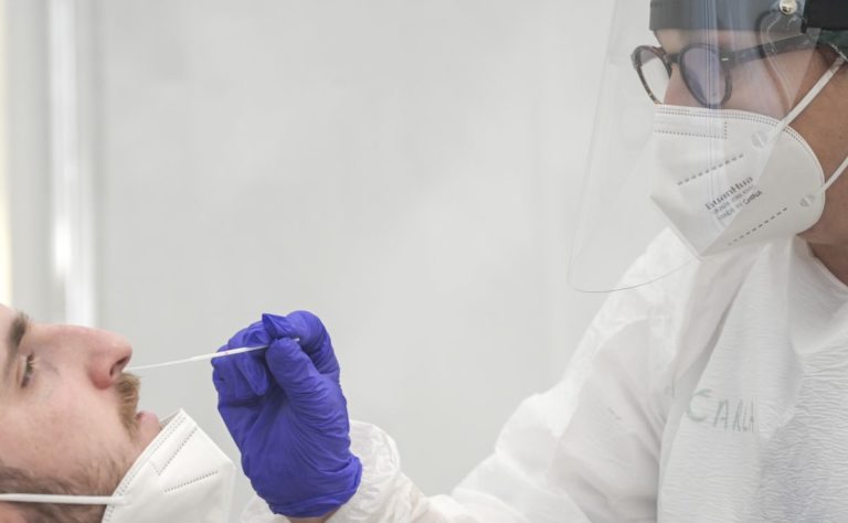 Coronavirus, in Sardegna due decessi e 74 nuovi positivi