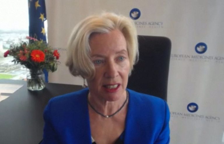 AstraZeneca, Ema “Accertamenti in corso ma benefici superiori a rischi”