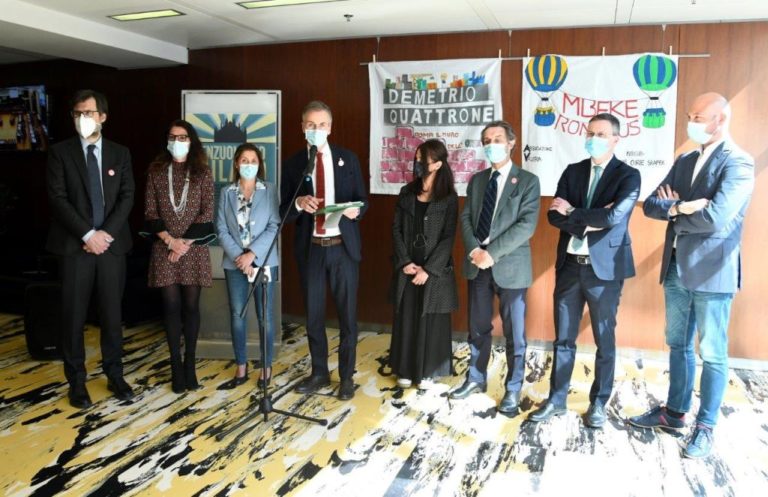 Legalità, a Palazzo Pirelli la mostra “Lenzuoliamo Milano”