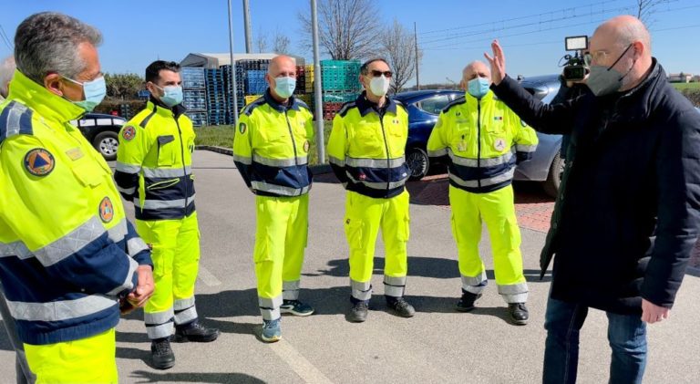 Coronavirus, Bonaccini visita hub di San Pietro in Casale