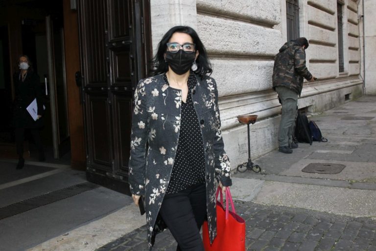 Giovani, Dadone “Serve visione d’insieme, legare scuola e lavoro”