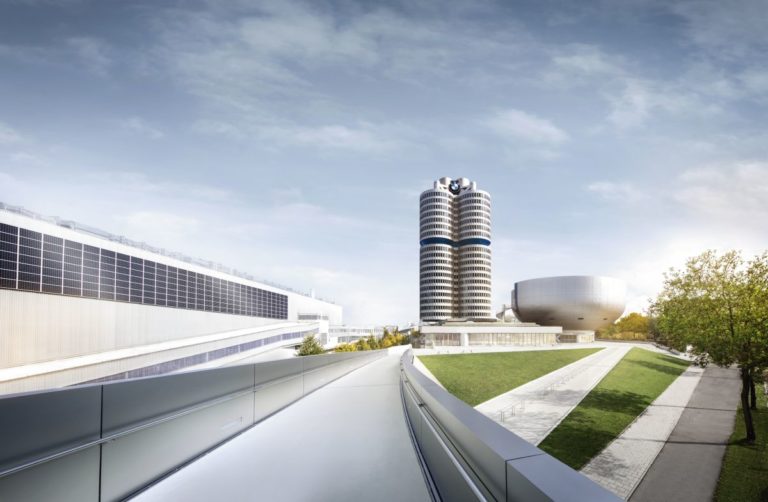 Bmw. Nel 2030 metà del venduto sarà elettrico, nel 2021 utile crescerà