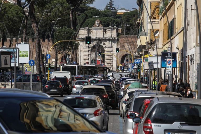 Coronavirus, nel Lazio traffico -11% in una settimana