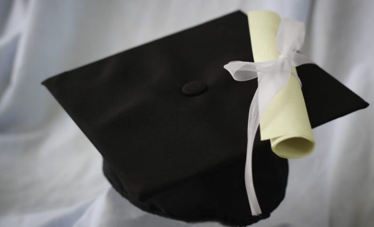 Giovani e istituzioni in Toscana, Mazzeo “Un premio a 10 tesi di laurea”