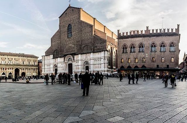 L’estate di Bologna riparte dalle piazze con cinema e teatro