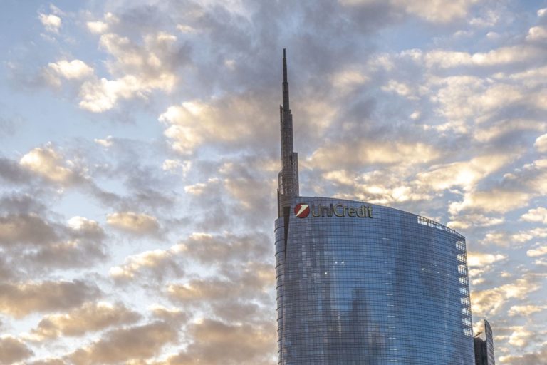 Unicredit, 1 miliardo di finanziamenti a impatto sociale entro il 2023