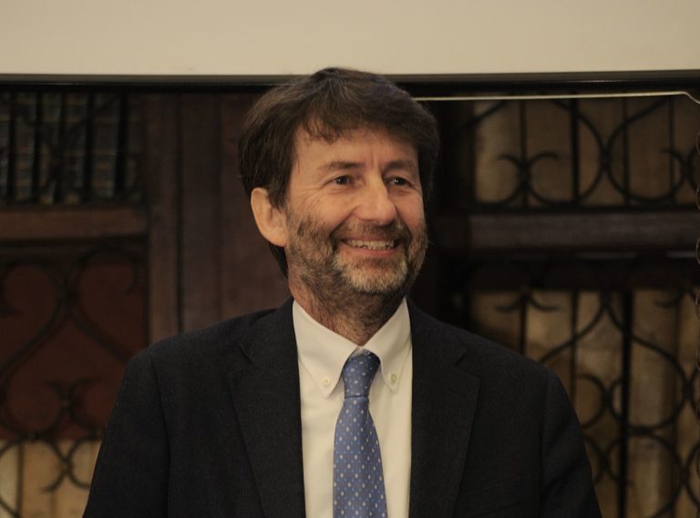 Teatro, Franceschini “Gli aiuti non si fermeranno”