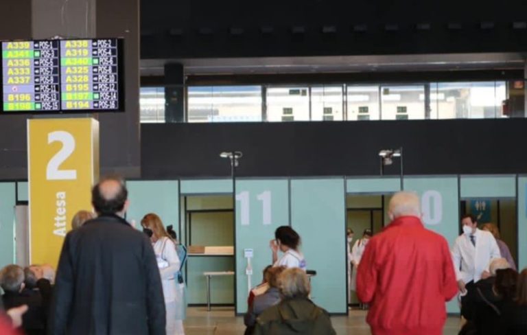 Genova, Toti “Da hub Fiera del Mare campagna vaccinale senza precedenti”