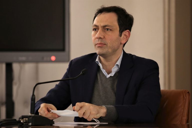 “Dati Covid alterati in Sicilia”, si dimette l’assessore Razza, interim a Musumeci