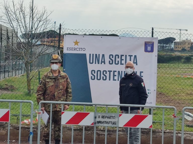 Astrazeneca anche per Figliuolo e Curcio. “Obiettivo vaccinare 80% italiani entro fine settembre”