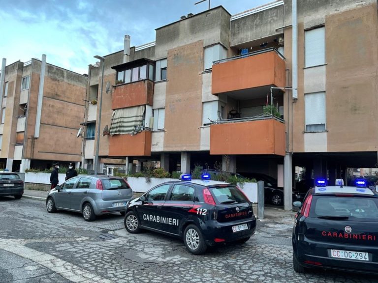 Impiegavano minorenni per borseggi a Roma, 64 indagati