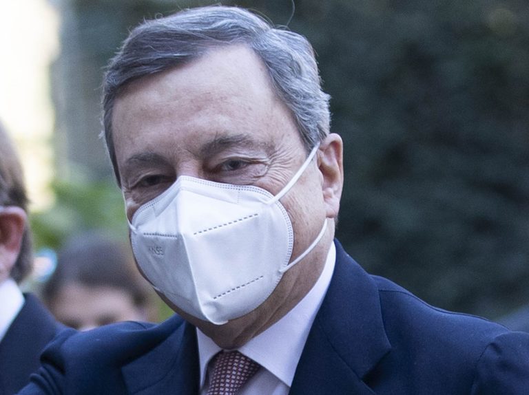 Draghi “Europei ingannati da alcune case farmaceutiche”