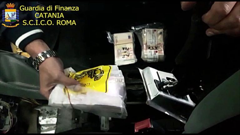 Mafia, clan catanese gestiva scommesse on line per 32 mln