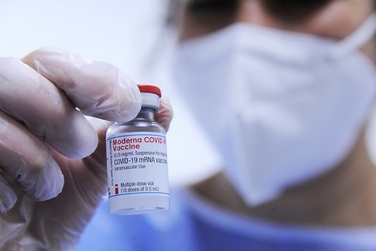 Vaccino, in forte calo casi Covid tra operatori sanità del Lazio