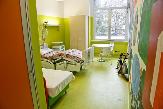 Torino, nata con intestino al posto dei polmoni: bimba salva dopo 17 mesi