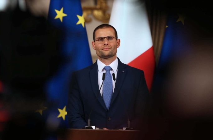 Libia, il primo ministro maltese in visita a Tripoli