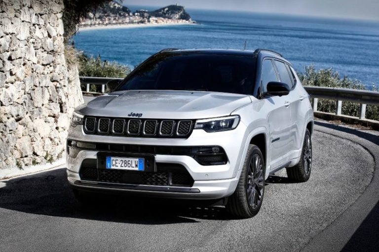Jeep Compass si rinnova e scommette sull’ibrido