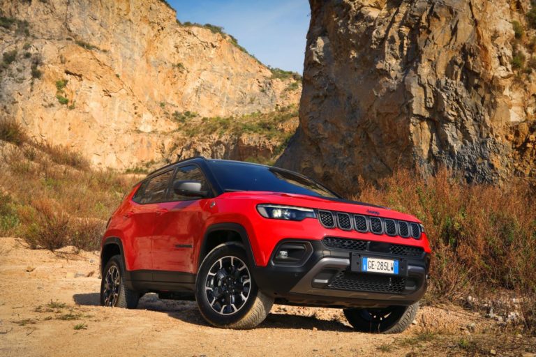 Compass 4xe Trailhawk apre una nuova era per Jeep