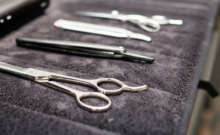 Bonaccini “Riaprire parrucchieri ed estetisti anche in zona rossa”