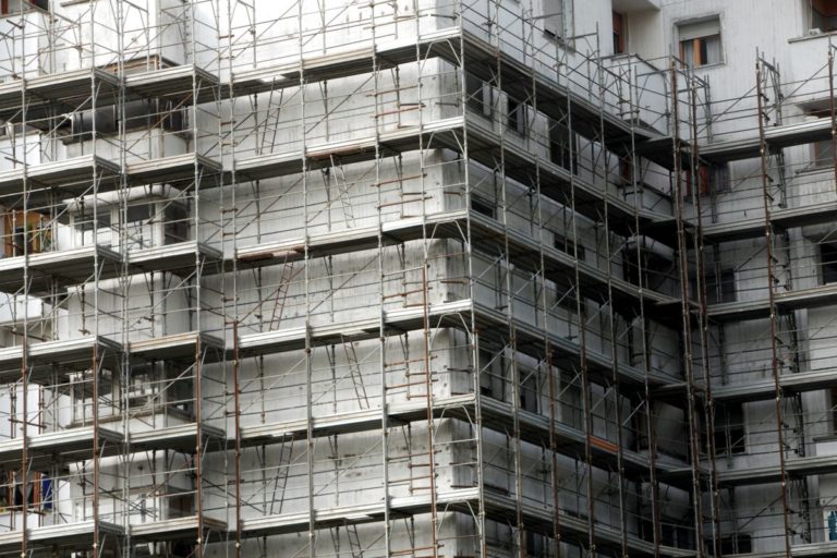 Ue, i prezzi delle case crescono più degli affitti