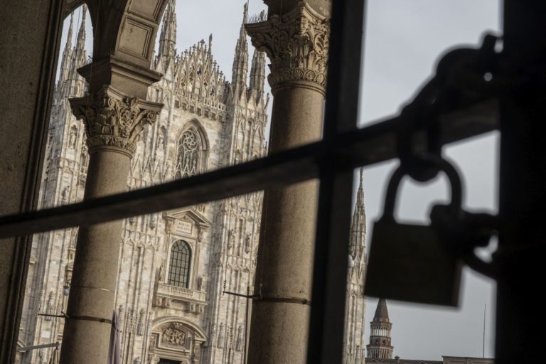 Coronavirus, l’Italia si tinge di arancione, 4 regioni ‘rosse’