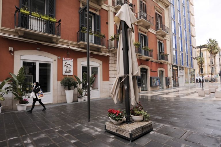 Coronavirus, Zaia “Lavoriamo per definire le linee guida delle aperture”